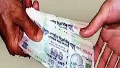 रिश्वत लेने के मामले में गढ़ पालिका की तत्कालीन ईओ निलंबित