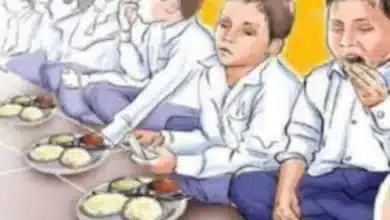 मिड-डे मील में गड़बड़ी की शिकायत करना सहायक अध्यापिका को पड़ा भारी