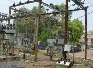 प्रधानमंत्री आवासीय योजना का ऊर्जीकरण करे बगैर ही बांटे लंबी दूरी के कनेक्शन