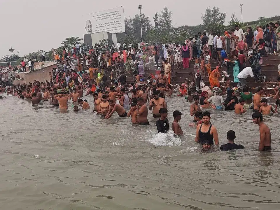 सोमवती अमावस्या पर लाखों श्रद्धालु गंगानगरी पहुंच लगाएंगे गंगा में डुबकी