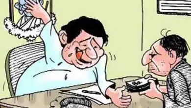 प्रमाण पत्र बनाने के लिए तहसीलदार द्वारा मांगा गया सुविधा शुल्क, निलंबित