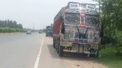 हाईवे पर खड़े वाहनों की वजह से हो रहे हादसे