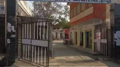 प्रयागराज की घटना के बाद हापुड़ कचहरी परिसर में भी बढ़ाई गई सुरक्षा व्यवस्था
