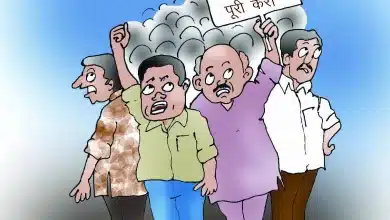 पुरानी पेंशन बहाली की मांग को लेकर जिले में निकाला गया मशाल जुलूस