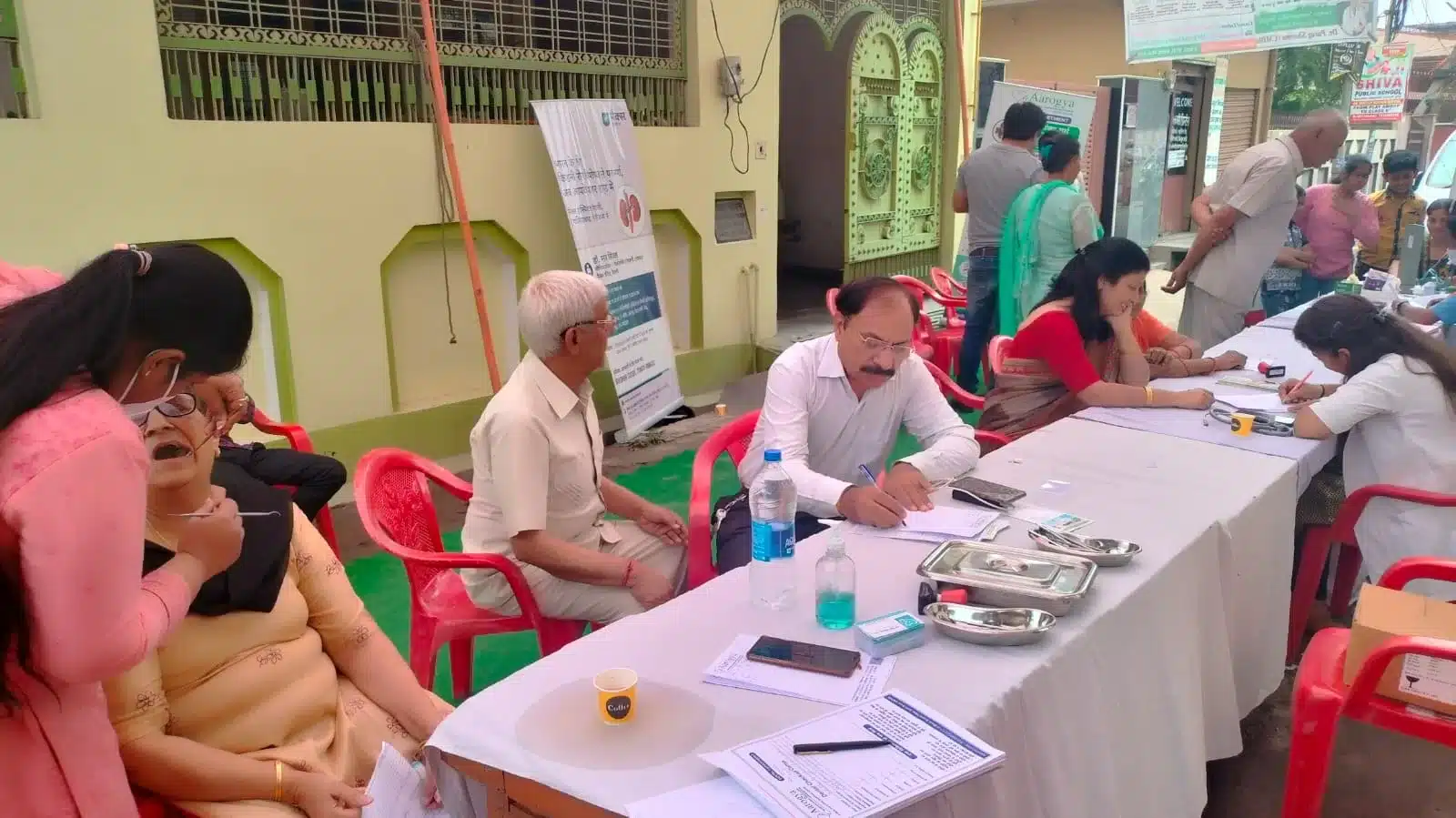 श्री नगर में हेल्थ चैकअप कैंप का हुआ आयोजन, 115 लोगों ने लिया लाभ