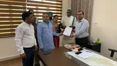 गंगा एक्सप्रेसवे के दोनों तरफ सर्विस रोड बनवाने की मांग, एडीएम को दिया ज्ञापन, मांग पूरी ना होने पर रोकेंगे निर्माण कार्य