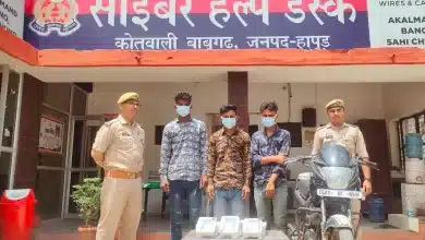 पशु लूटकांड का पुलिस ने किया खुलासा, तीन लुटेरे गिरफ्तार, 66 हजार व बाईक बरामद