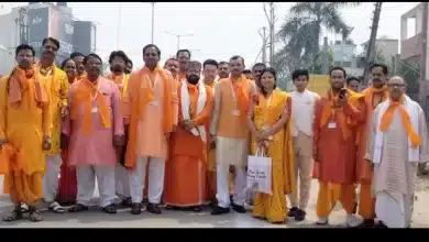 101 भारतीय ज्योतिष कर्मकांड ब्राह्मणों ने मुख्यमंत्री योगी के साथ किया भारतीय ज्योतिष कर्मकांड की पुस्तक का विमोचन