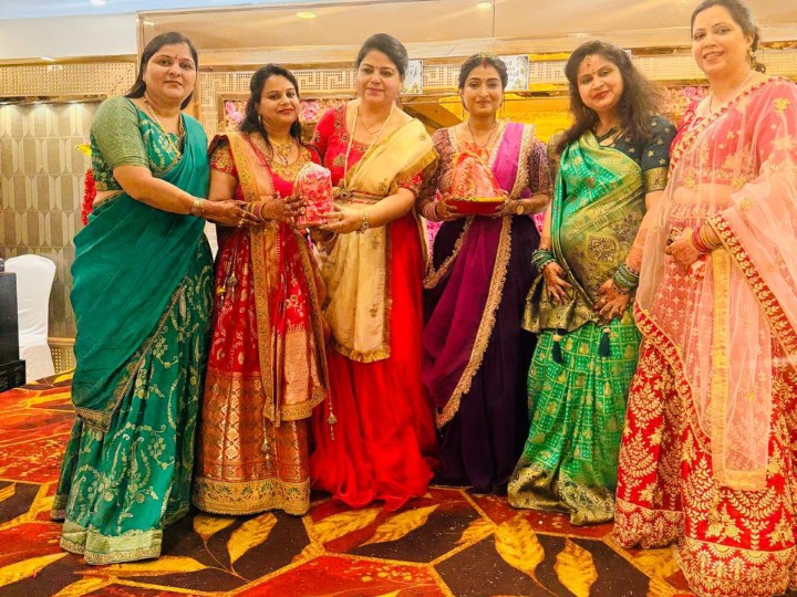 अखिल भारतीय अग्रवाल सम्मेलन के तत्वावधान में आयोजित हुआ तीज उत्सव, सिमरन गोयल बनीं तीज क्वीन